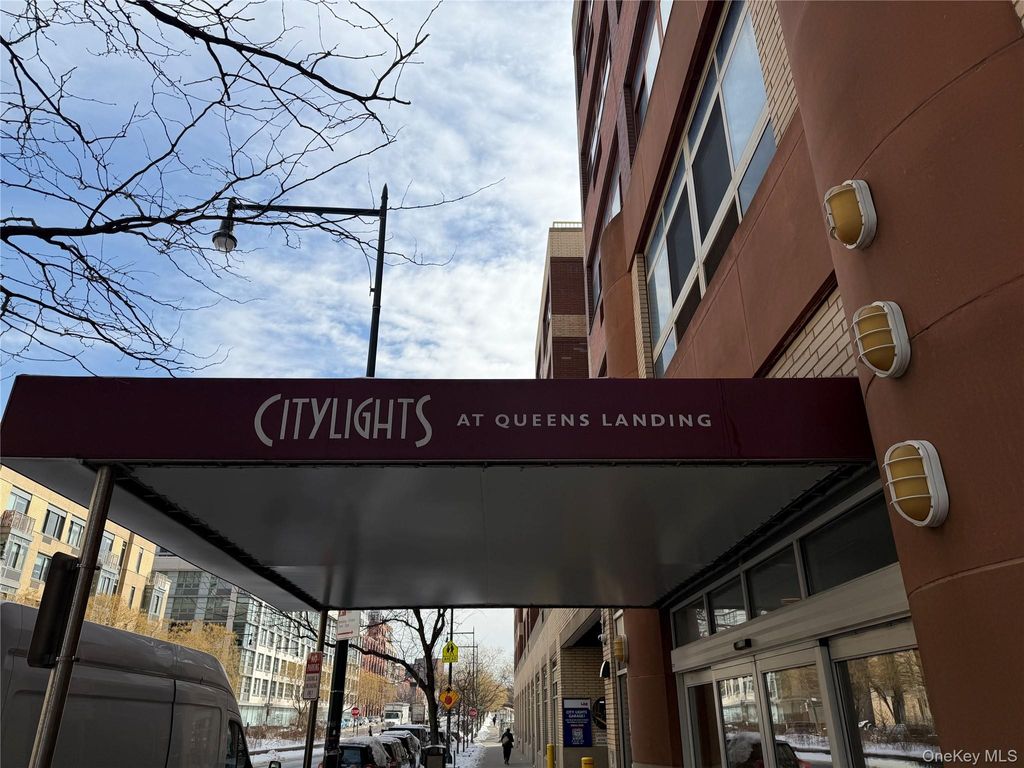 Photo of 4-74 48th Avenue #17F, Long Island City, NY 11109 (MLS # 965334)