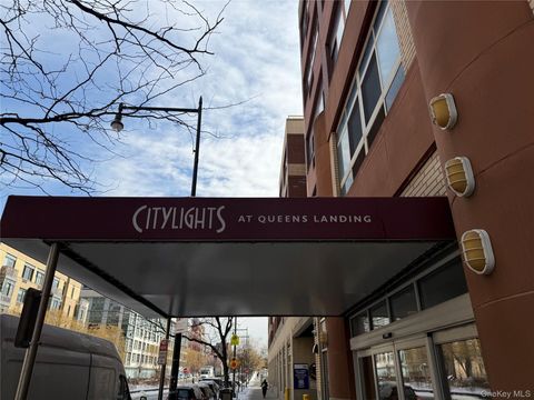 Photo of 4-74 48th Avenue #17F, Long Island City, NY 11109 (MLS # 965334)