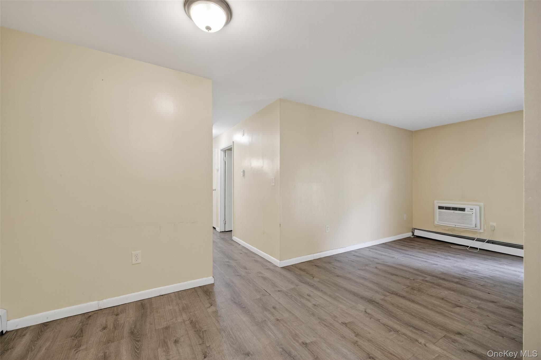 Middletown, New York 10940, United States, 2 Bedrooms Bedrooms, ,2 BathroomsBathrooms,Residential,Active,218283