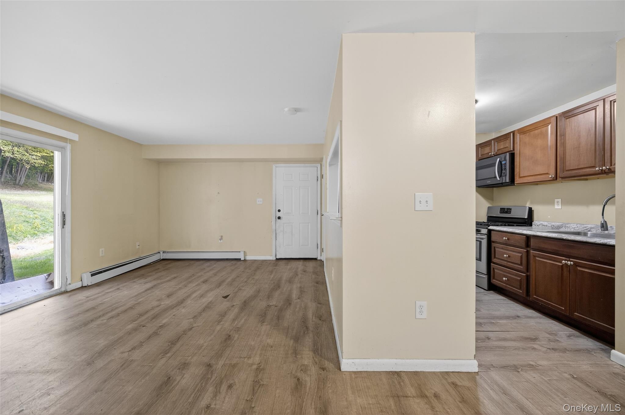 Middletown, New York 10940, United States, 2 Bedrooms Bedrooms, ,2 BathroomsBathrooms,Residential,Active,218283