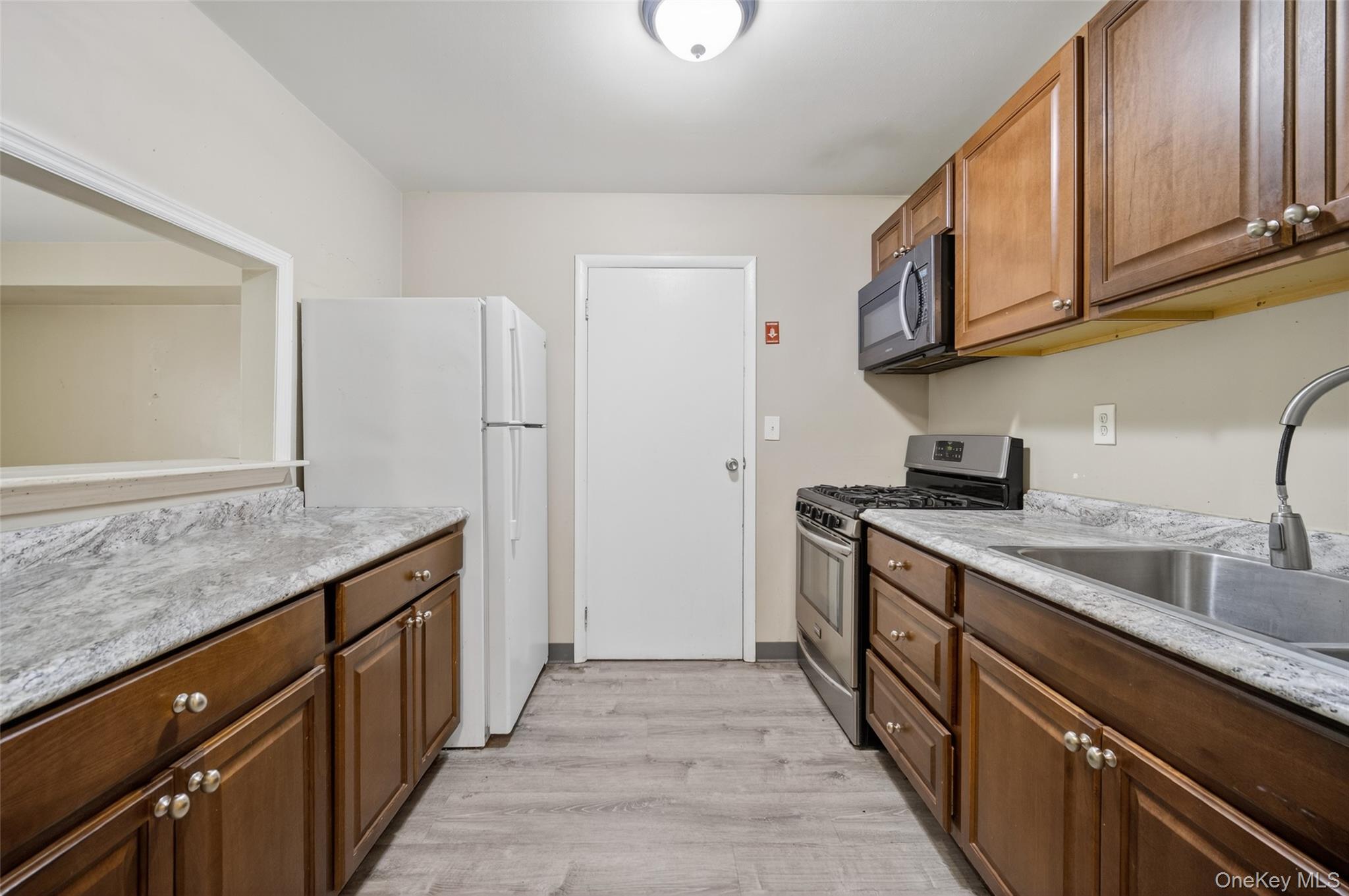 Middletown, New York 10940, United States, 2 Bedrooms Bedrooms, ,2 BathroomsBathrooms,Residential,Active,218283