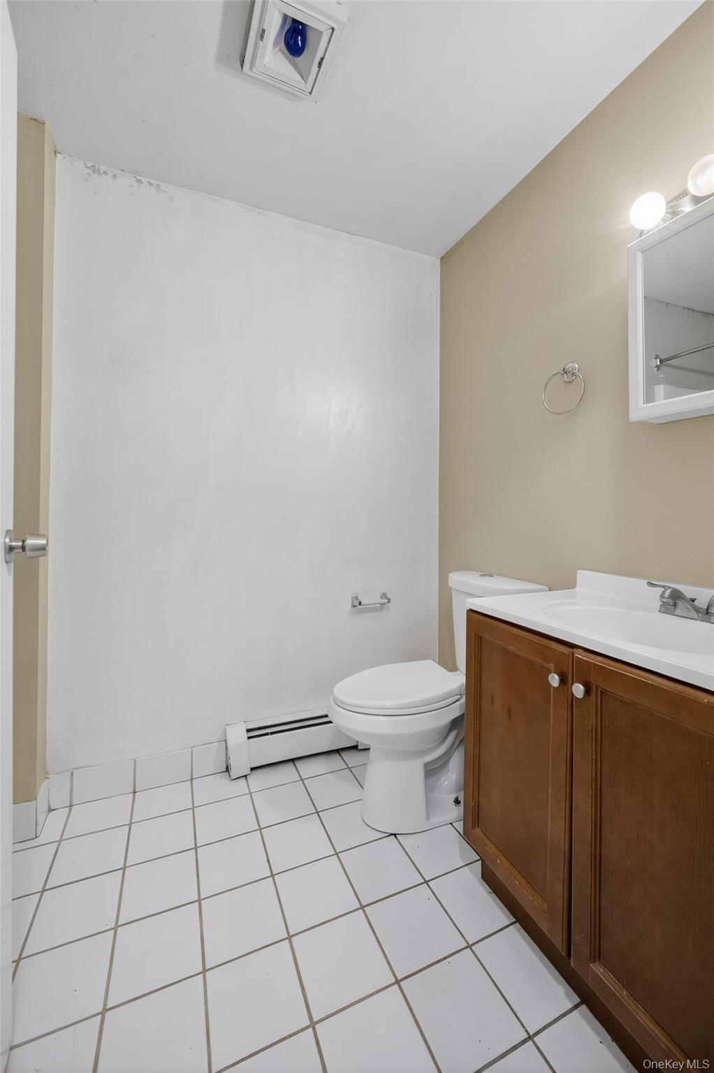 Middletown, New York 10940, United States, 2 Bedrooms Bedrooms, ,2 BathroomsBathrooms,Residential,Active,218283