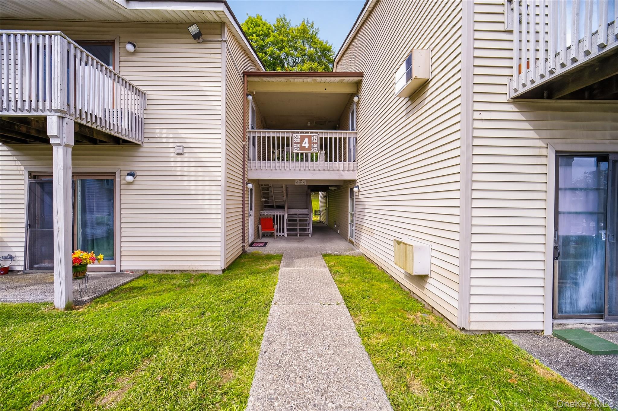 Middletown, New York 10940, United States, 2 Bedrooms Bedrooms, ,2 BathroomsBathrooms,Residential,Active,218283