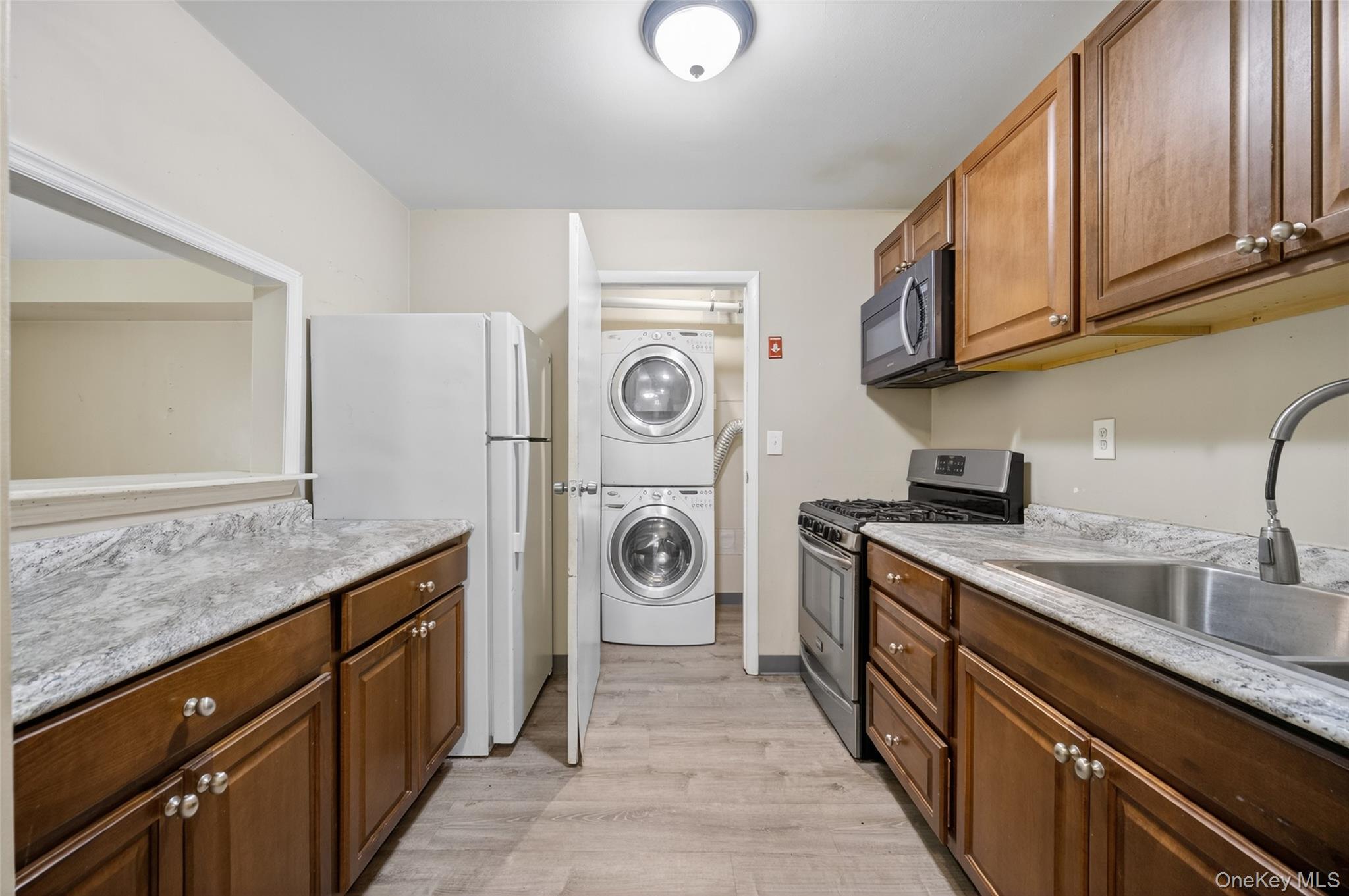 Middletown, New York 10940, United States, 2 Bedrooms Bedrooms, ,2 BathroomsBathrooms,Residential,Active,218283