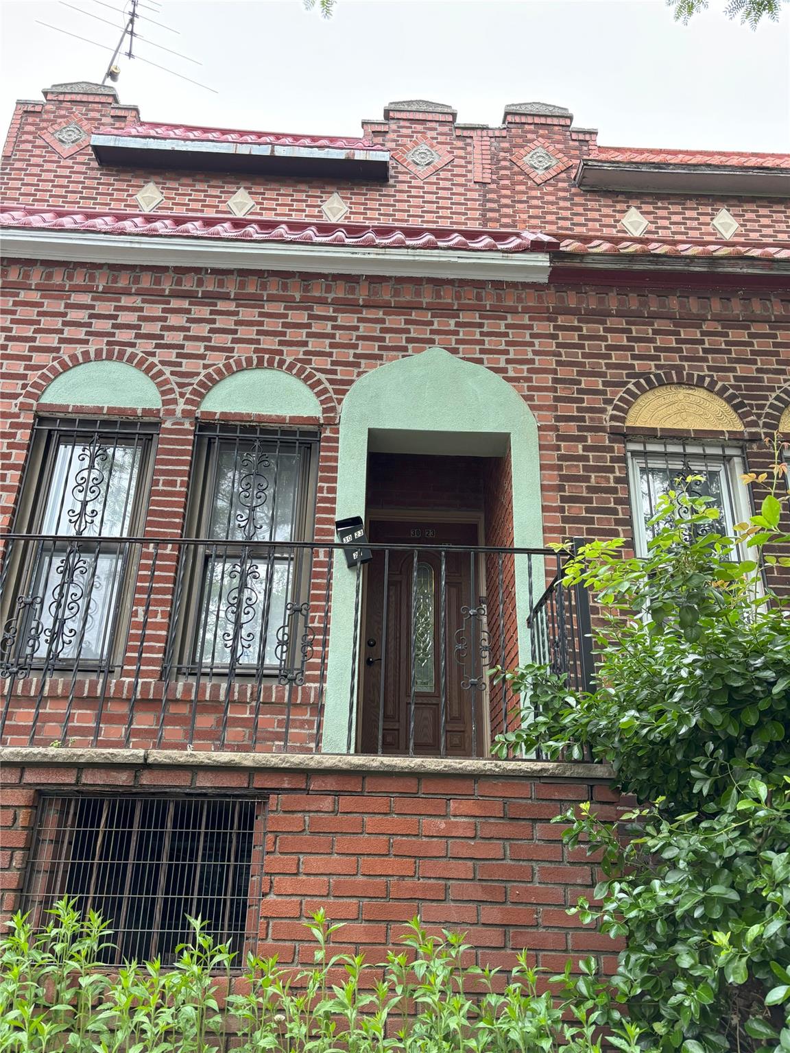 83rd Street 2A Second, East Elmhurst, Queens, NY - 2 Bedrooms  
1 Bathrooms  
3 Rooms - 