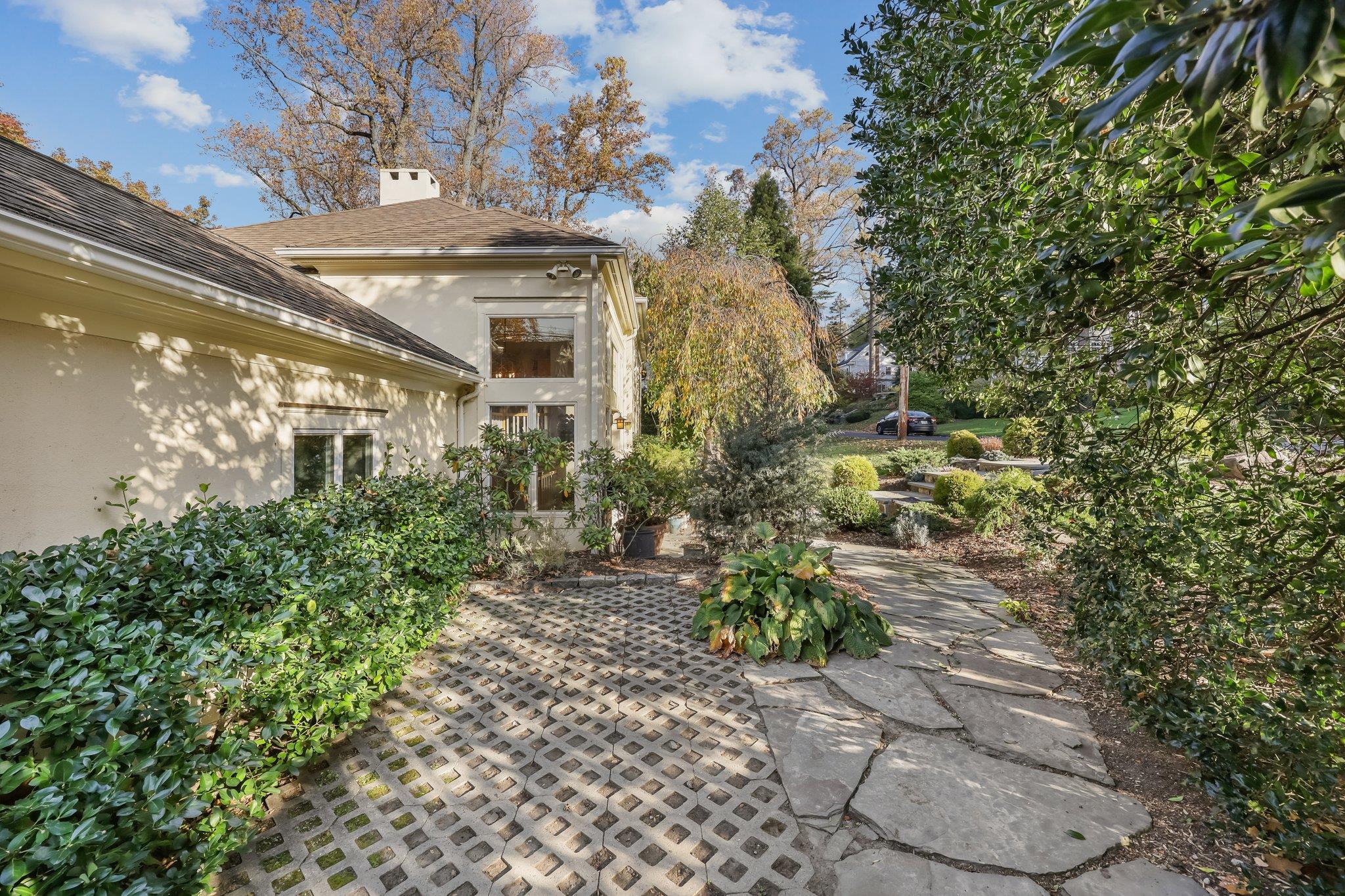 93 Tanglewylde Avenue, Bronxville, New York image 29