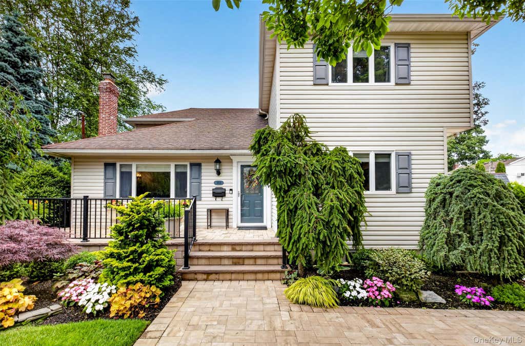 Photo of 1755 Grand Avenue, Merrick, NY 11566 (MLS # 1028421)