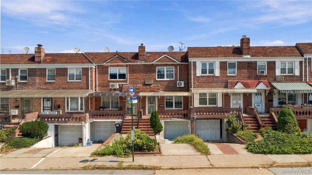 Photo of 7351 Utopia Parkway, Fresh Meadows, NY 11366 (MLS # 1049895)