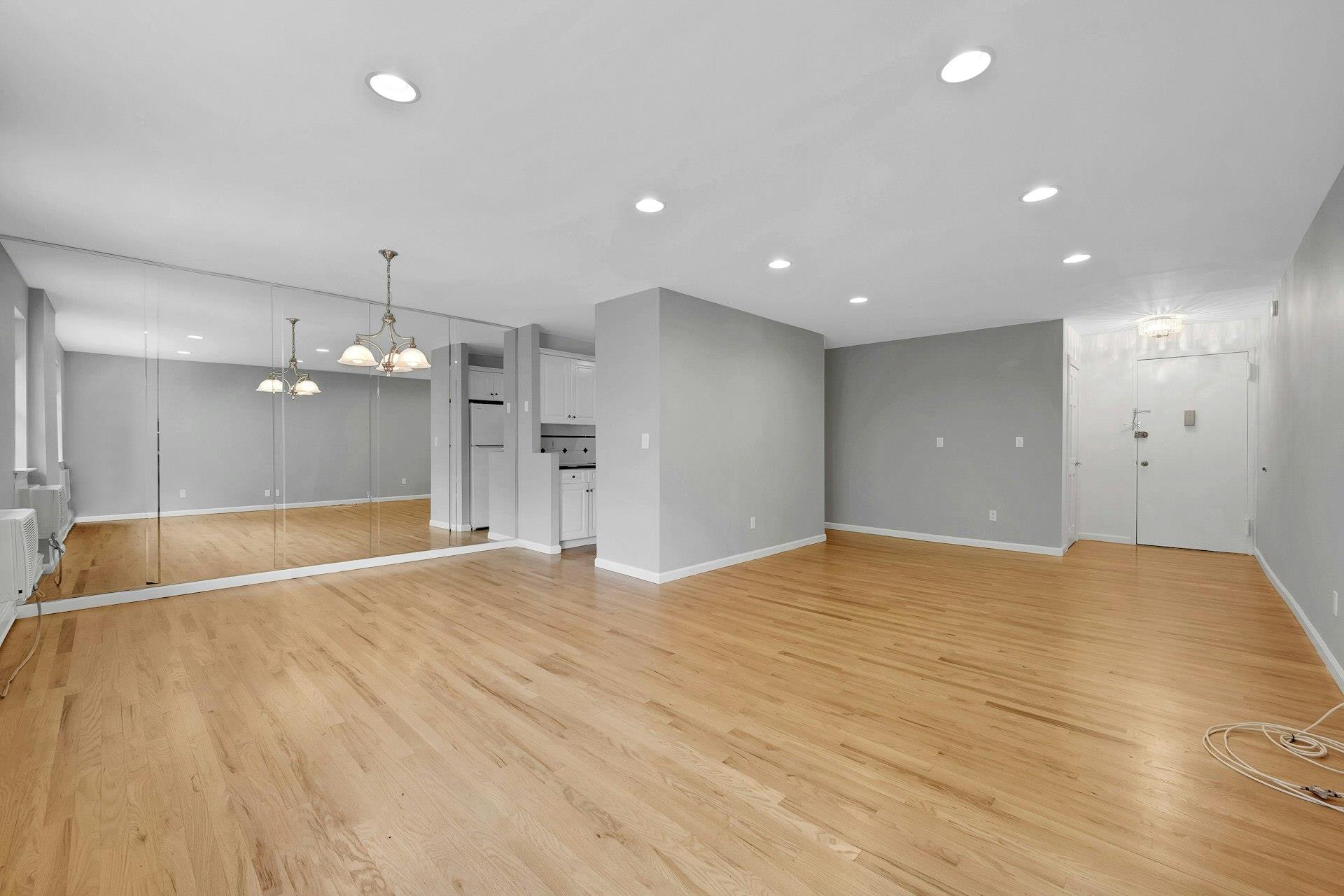 Tuckahoe, New York 10709, United States, 2 Bedrooms Bedrooms, ,2 BathroomsBathrooms,Residential,Active,170345