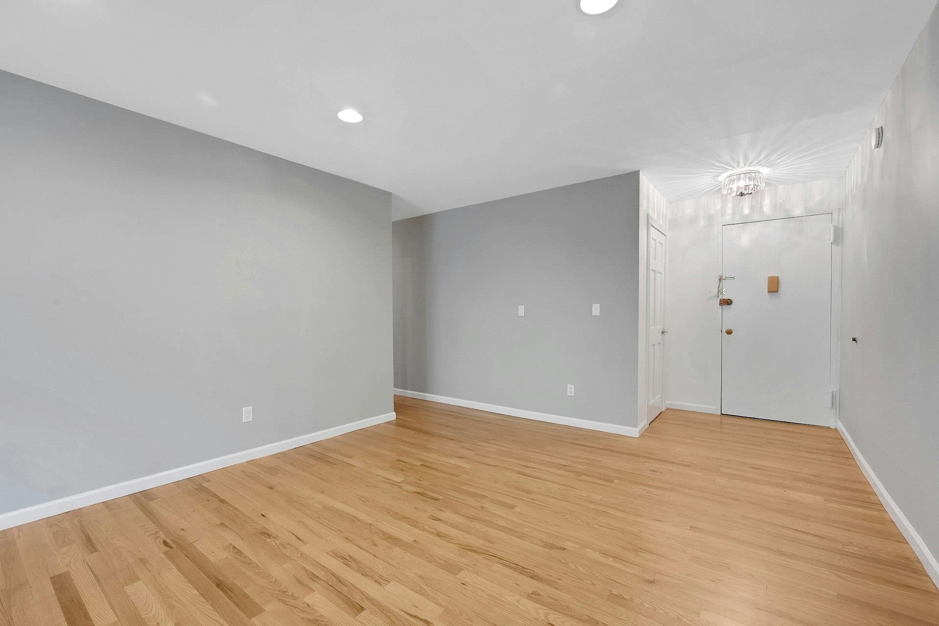 Tuckahoe, New York 10709, United States, 2 Bedrooms Bedrooms, ,2 BathroomsBathrooms,Residential,Active,170345