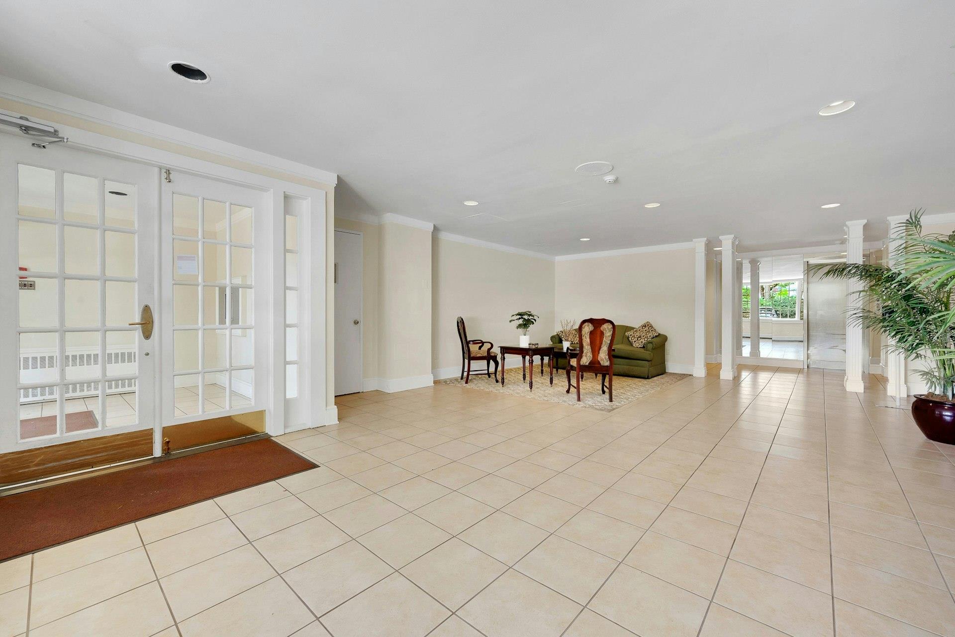 Tuckahoe, New York 10709, United States, 2 Bedrooms Bedrooms, ,2 BathroomsBathrooms,Residential,Active,170345