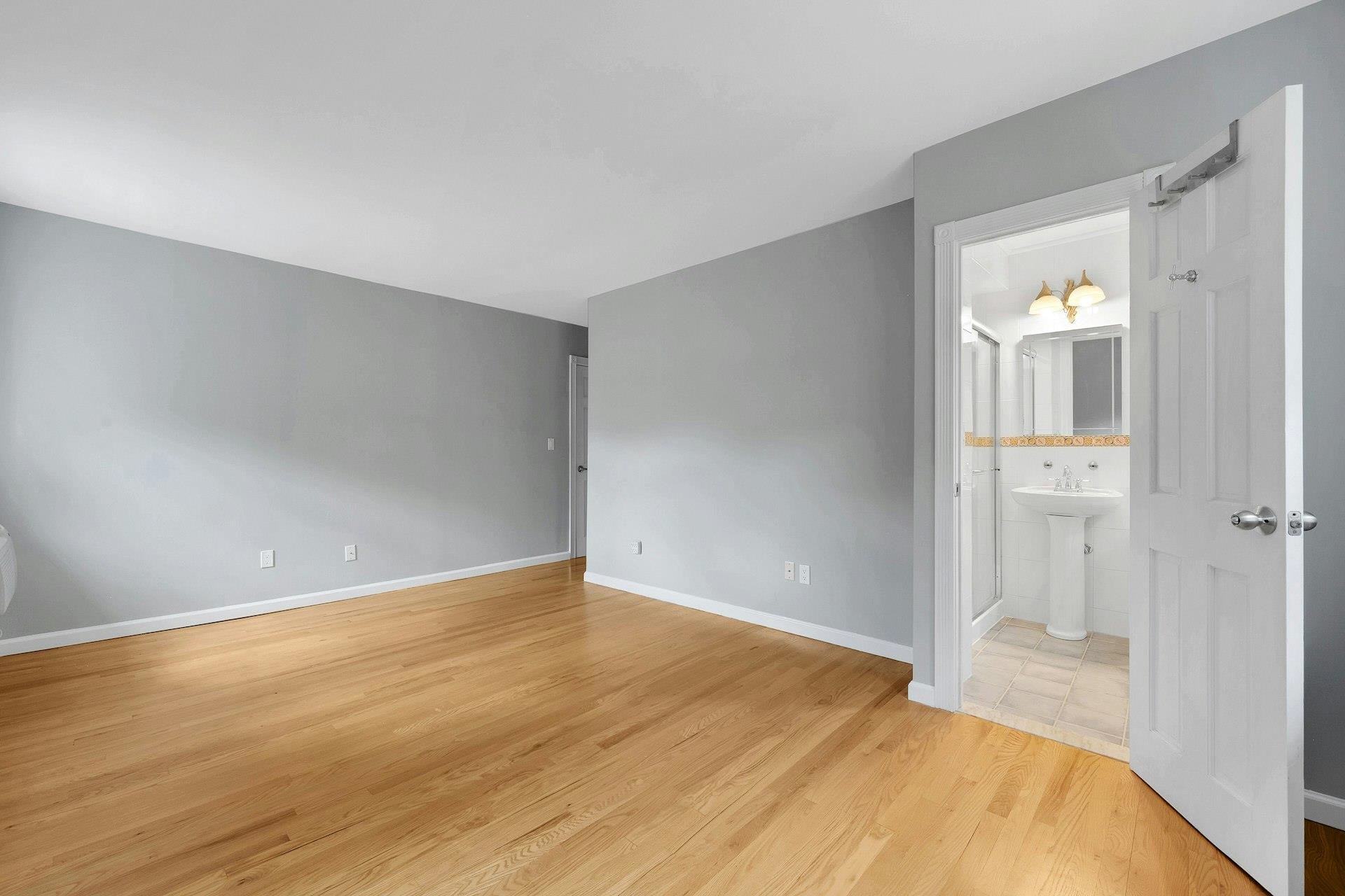 Tuckahoe, New York 10709, United States, 2 Bedrooms Bedrooms, ,2 BathroomsBathrooms,Residential,Active,170345