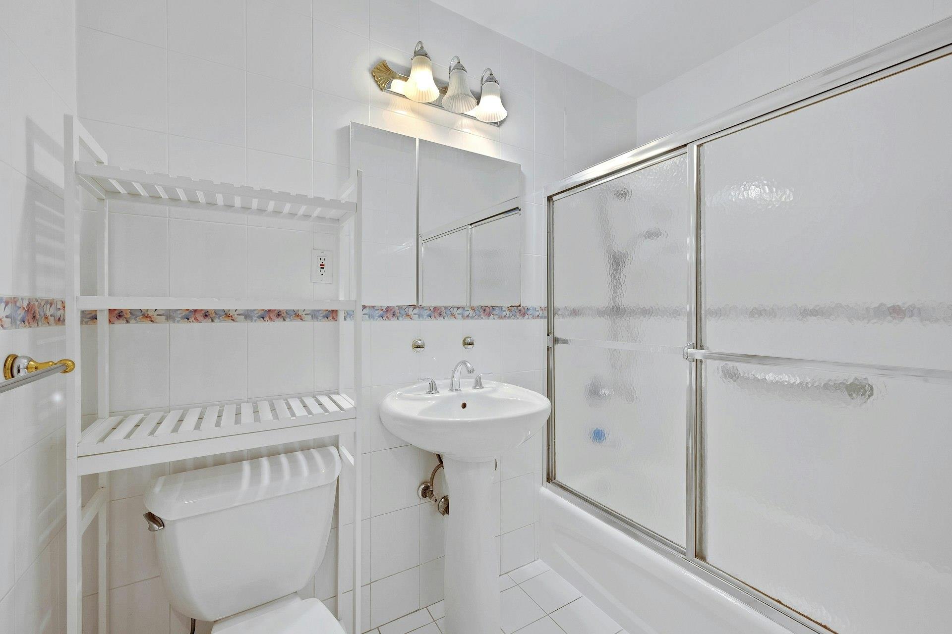 Tuckahoe, New York 10709, United States, 2 Bedrooms Bedrooms, ,2 BathroomsBathrooms,Residential,Active,170345