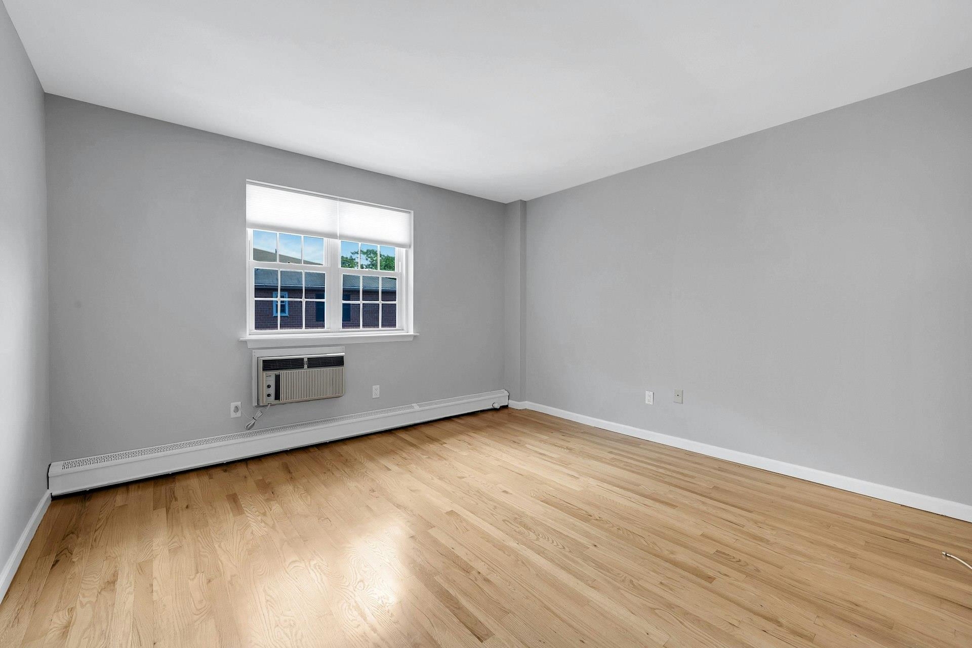 Tuckahoe, New York 10709, United States, 2 Bedrooms Bedrooms, ,2 BathroomsBathrooms,Residential,Active,170345