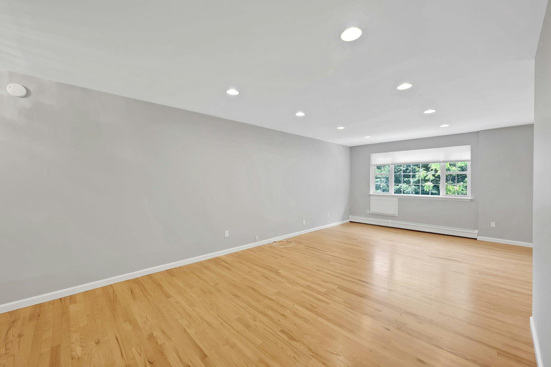 Tuckahoe, New York 10709, United States, 2 Bedrooms Bedrooms, ,2 BathroomsBathrooms,Residential,Active,170345