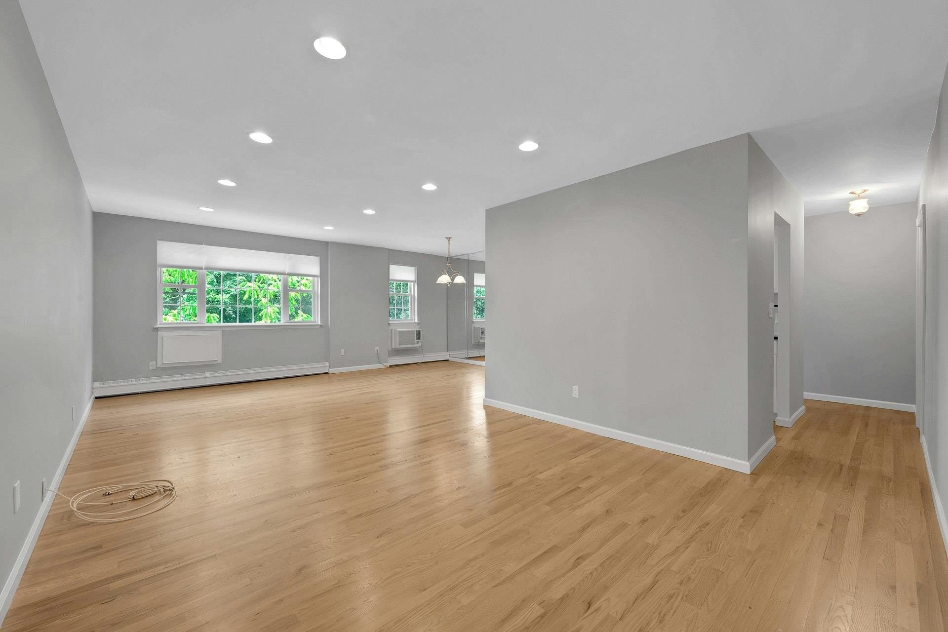 Tuckahoe, New York 10709, United States, 2 Bedrooms Bedrooms, ,2 BathroomsBathrooms,Residential,Active,170345