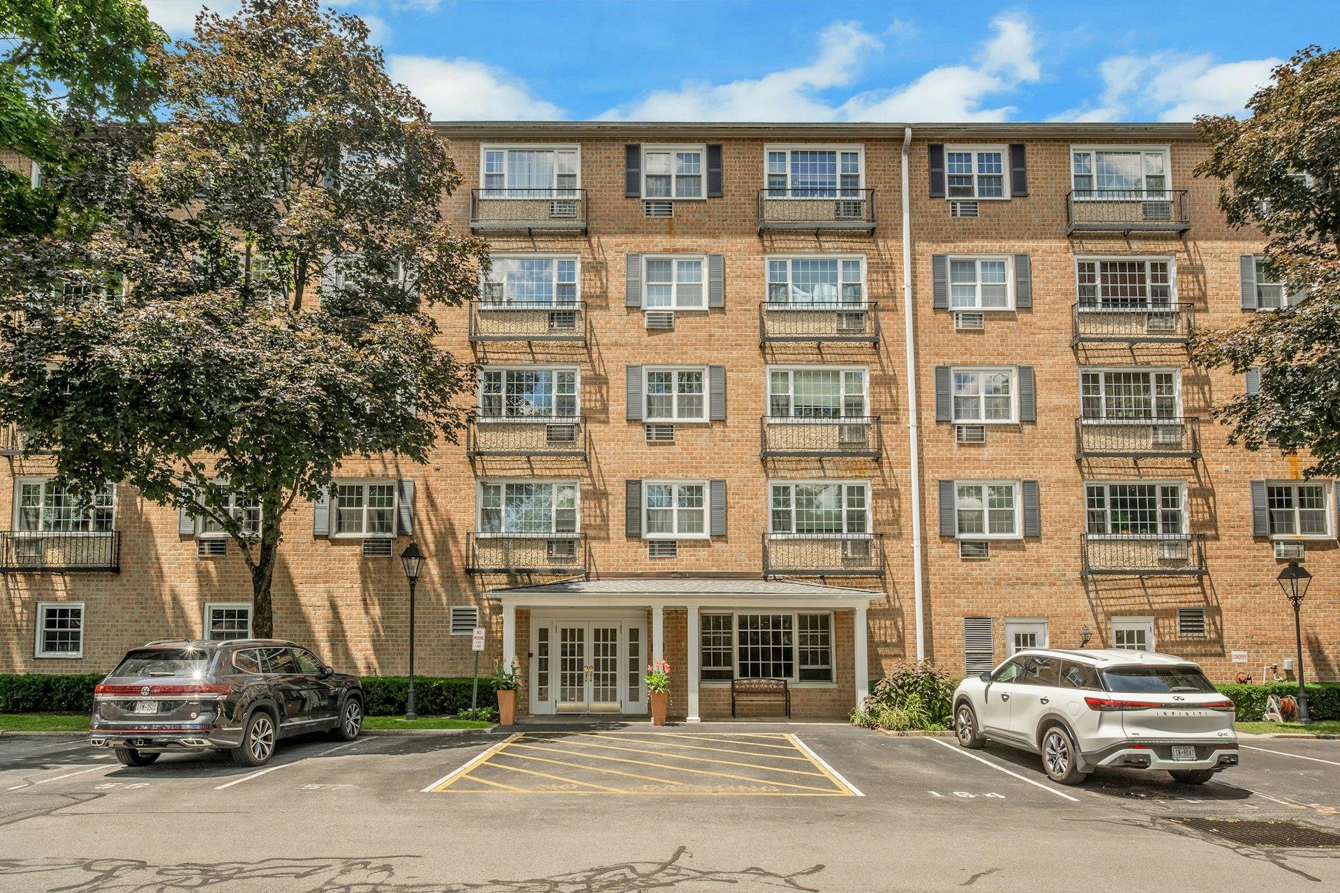 Tuckahoe, New York 10709, United States, 2 Bedrooms Bedrooms, ,2 BathroomsBathrooms,Residential,Active,170345