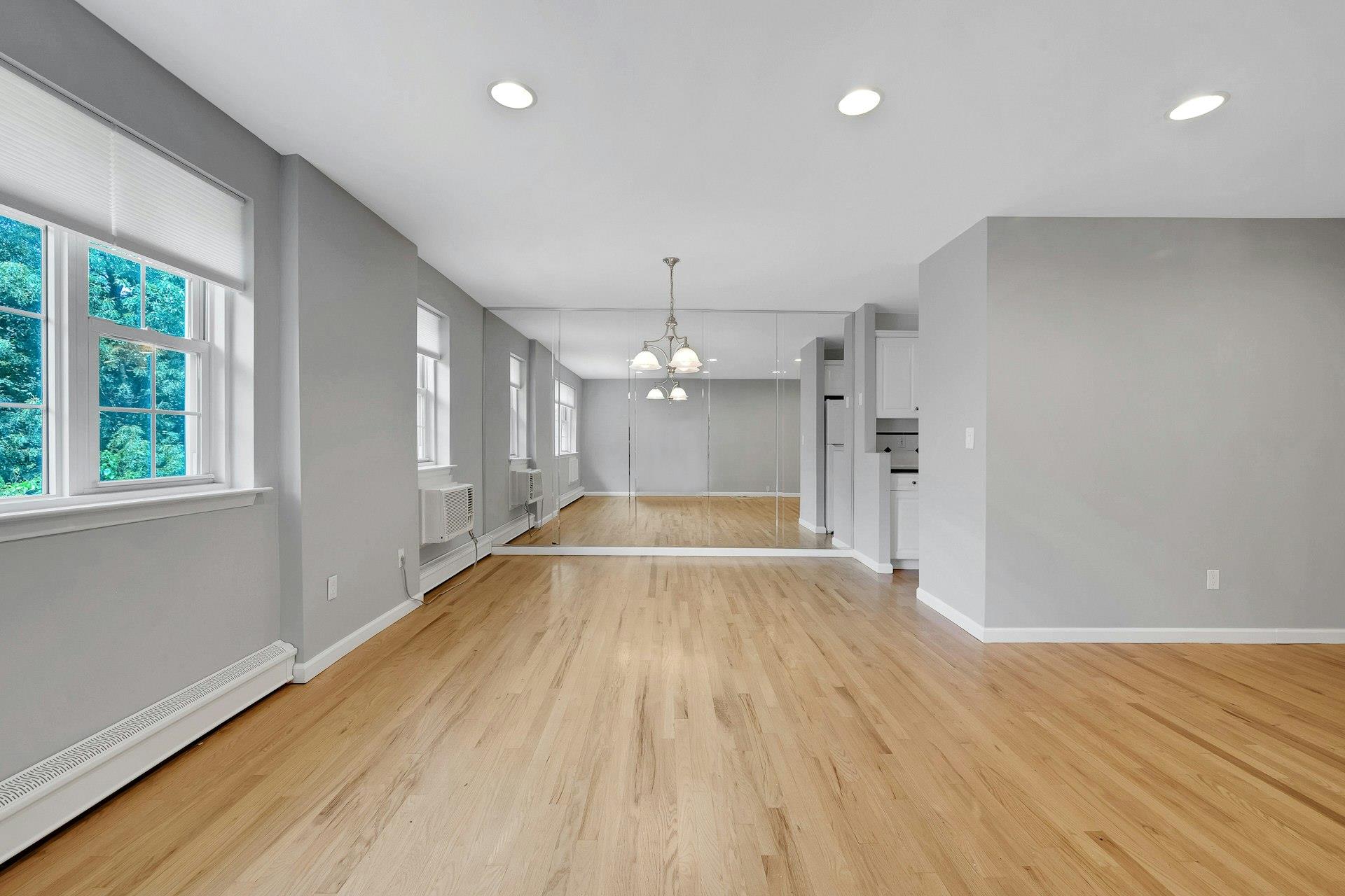 Tuckahoe, New York 10709, United States, 2 Bedrooms Bedrooms, ,2 BathroomsBathrooms,Residential,Active,170345