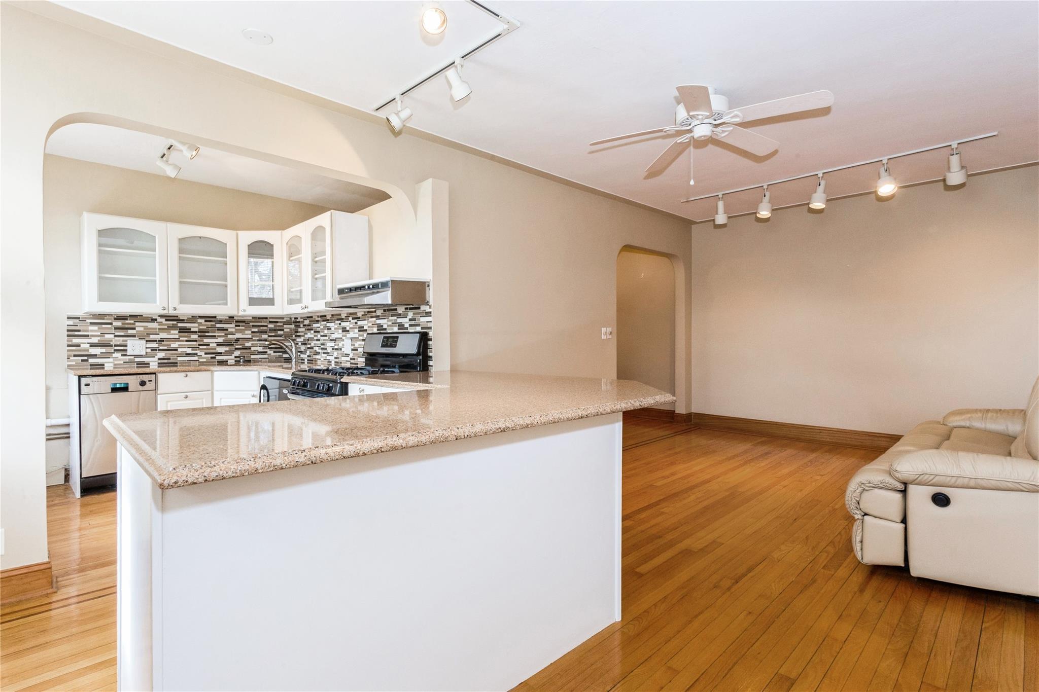 108 S Village Avenue #3D, Rockville Centre, Florida image 6