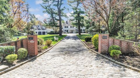 35 Hoaglands Lane Old Brookville NY 11545