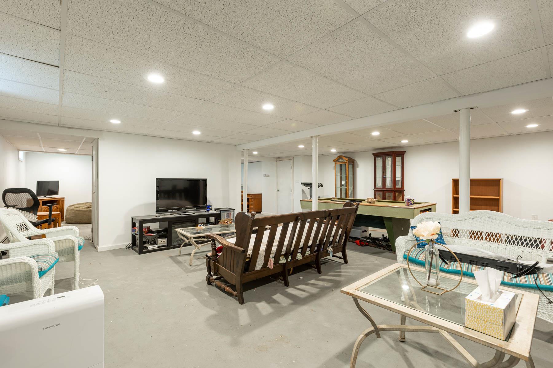 72 Tipton Drive, Shirley, New York image 15