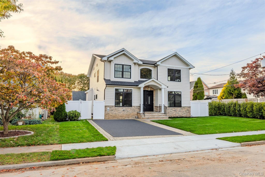 Photo of 30 Briggs Street, Hicksville, NY 11801 (MLS # 940946)