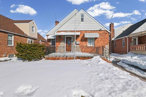 Homes For Sale - 8311 Little Neck Parkway<br/> Glen Oaks, NY 11004