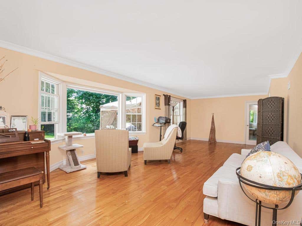 Photo of 35 Barnard Road, New Rochelle, NY 10801 (MLS # 1027989)