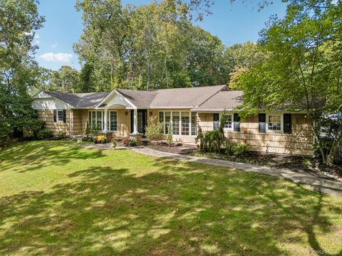 26 Hastings Drive Northport NY 11768