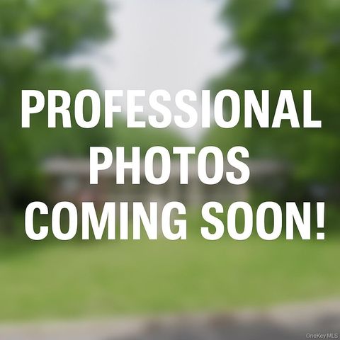 Photo of 26 Hastings Drive, Northport, NY 11768 (MLS # 920368)