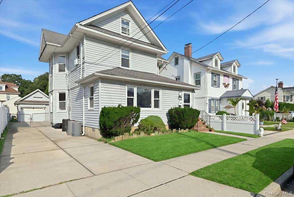 Photo of 100 Spruce Street, West Hempstead, NY 11552 (MLS # 1039713)