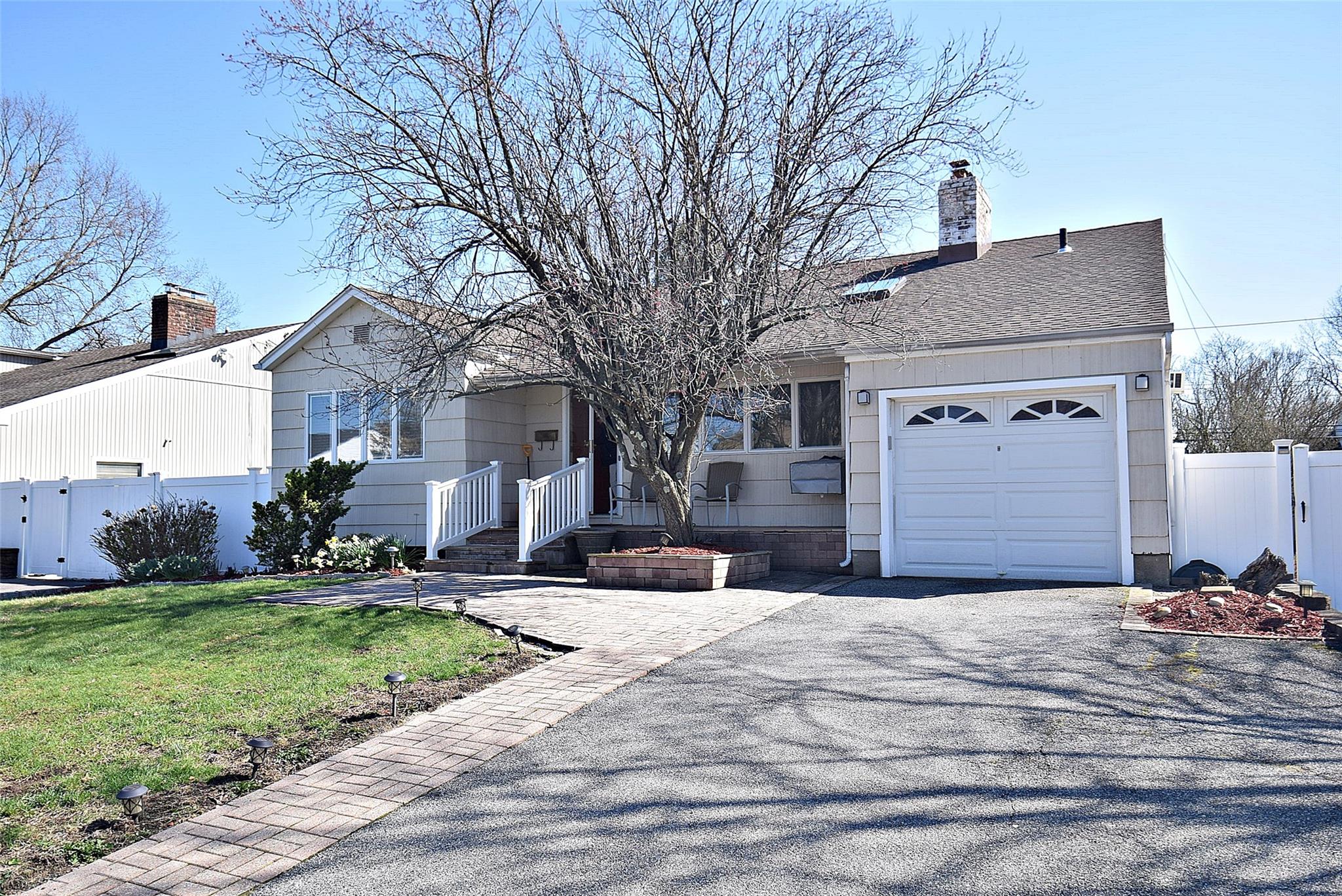 6 Gary Road, Syosset, New York image 2