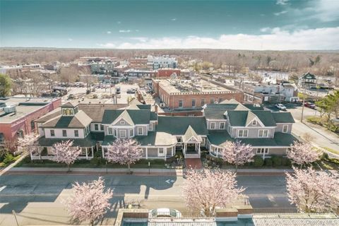 33 W 2nd Street Riverhead NY 11901