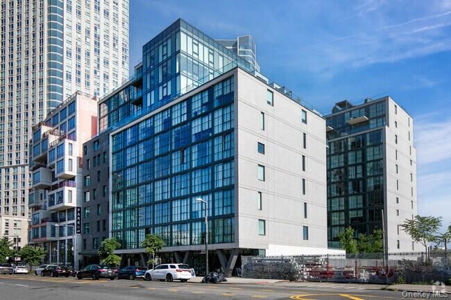 2218 Jackson Avenue 1006