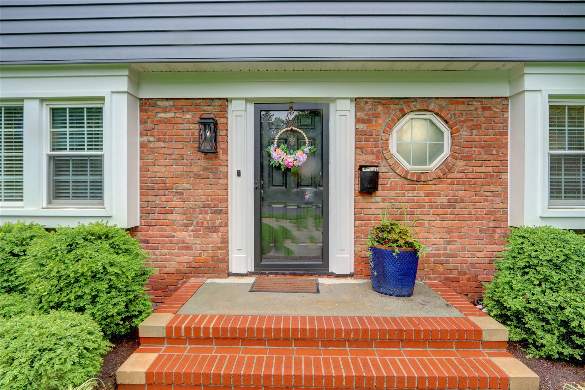 83 Poplar Street, Garden City, New York image 2