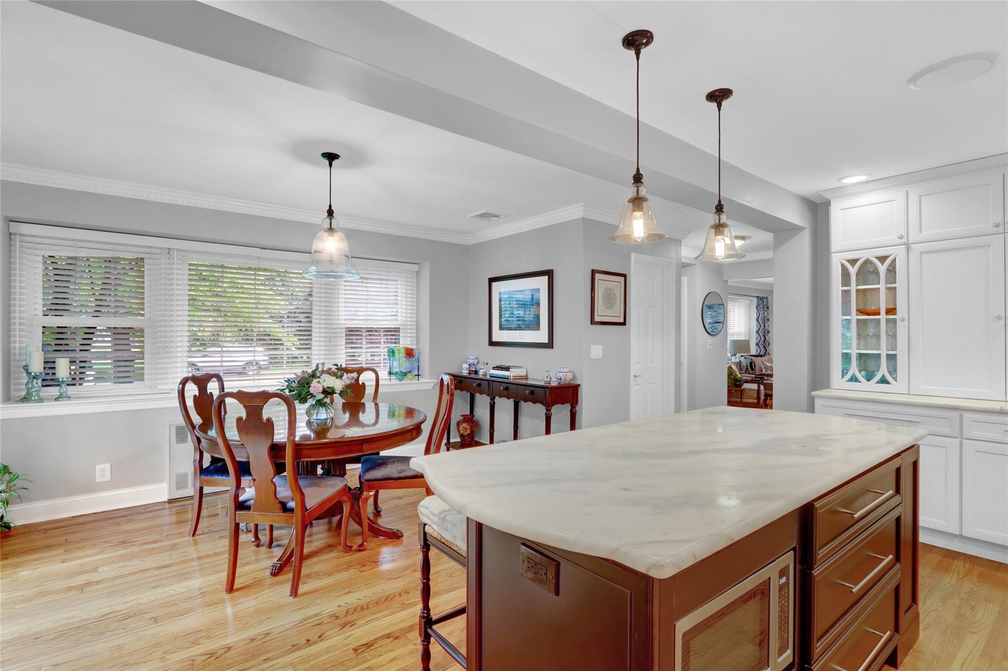 83 Poplar Street, Garden City, New York image 11