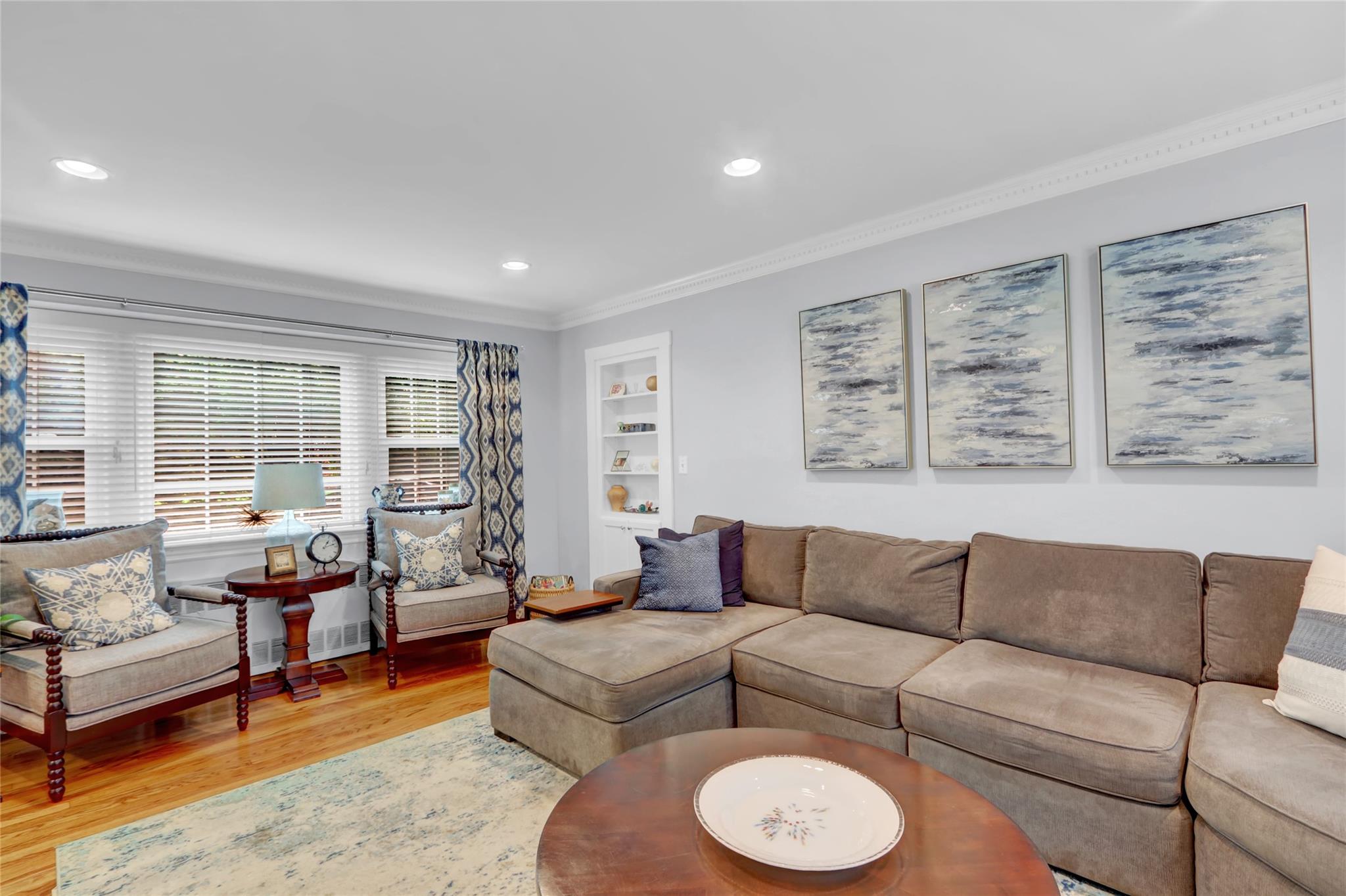 83 Poplar Street, Garden City, New York image 5