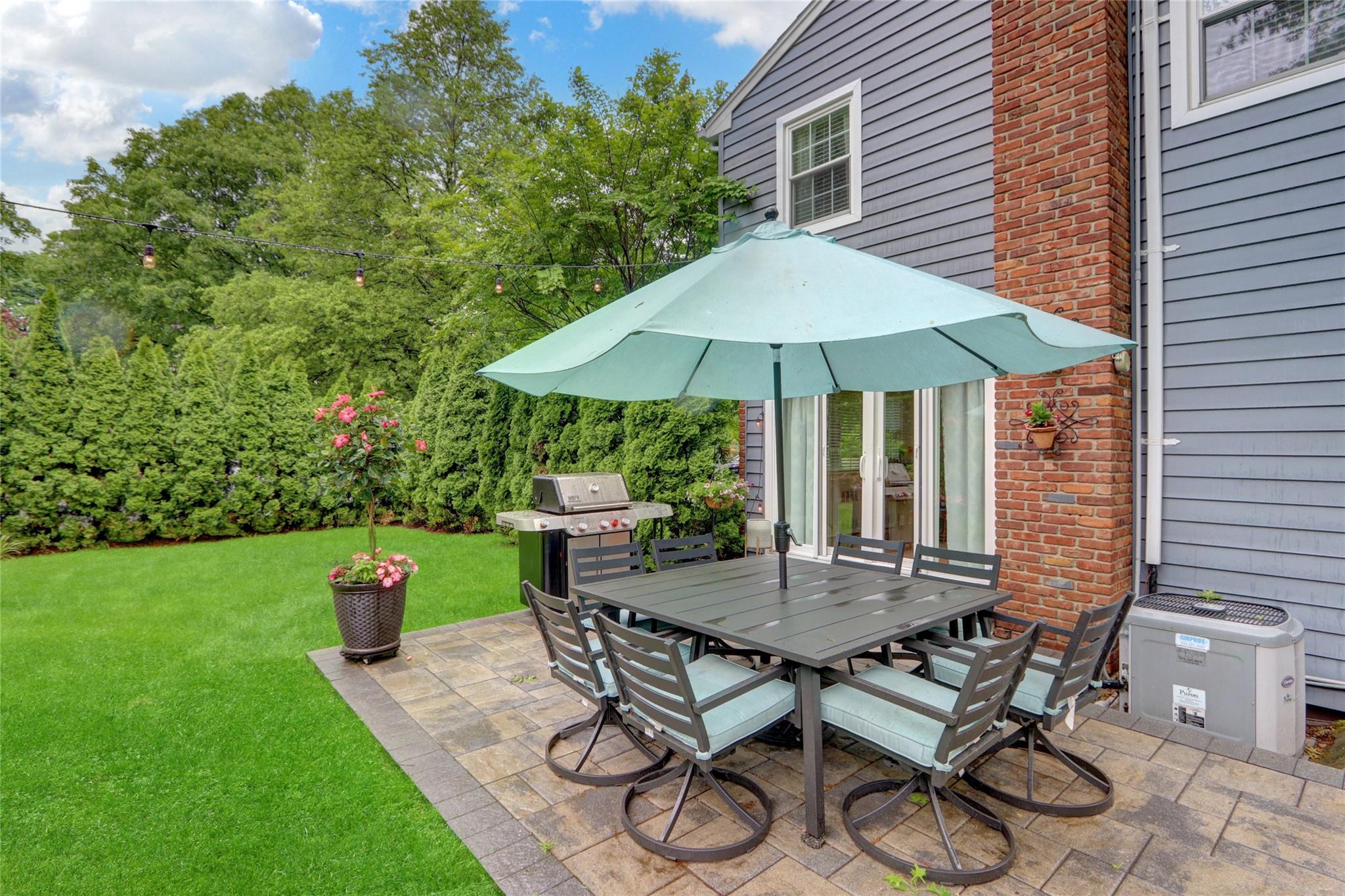 83 Poplar Street, Garden City, New York image 24