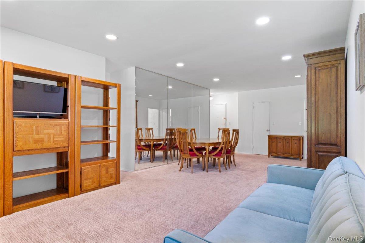 1 Kensington Gate 112