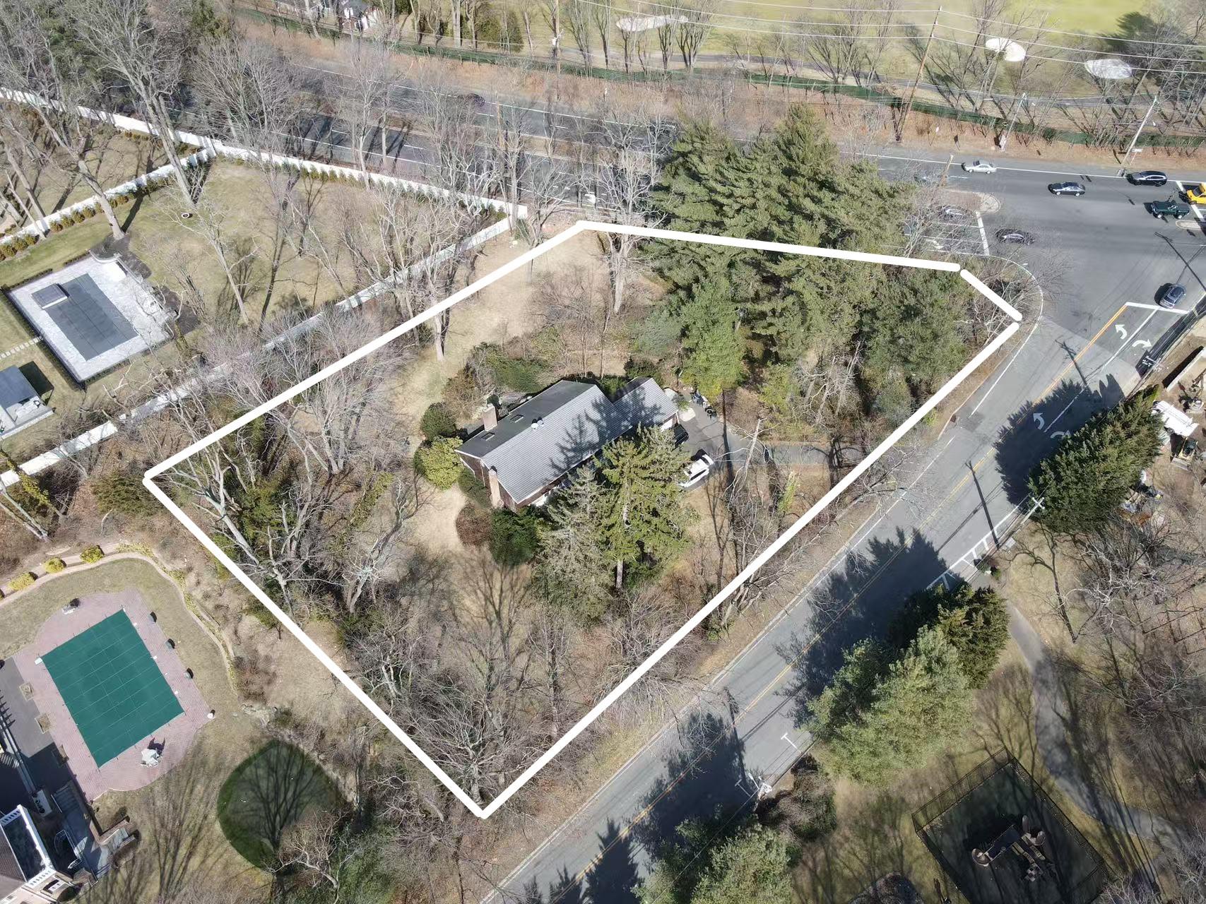 499 Stonytown Road, Manhasset, New York image 4