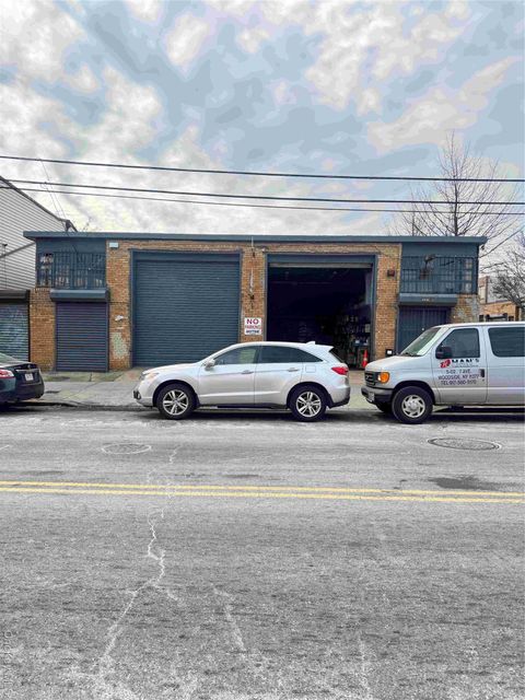 55-02 37th Ave Woodside NY 11377
