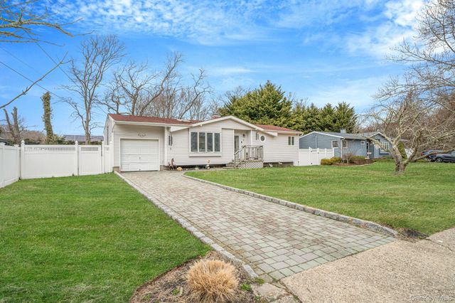 7 Betsy Drive