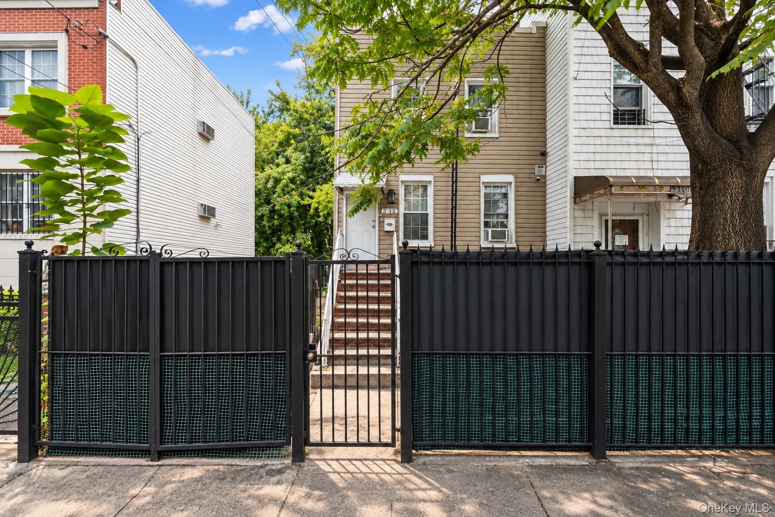 212 Bradford Street