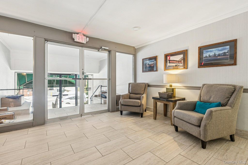 Photo of 120 120 Horton Highway #12D, Mineola, NY 11501 (MLS # 963391)