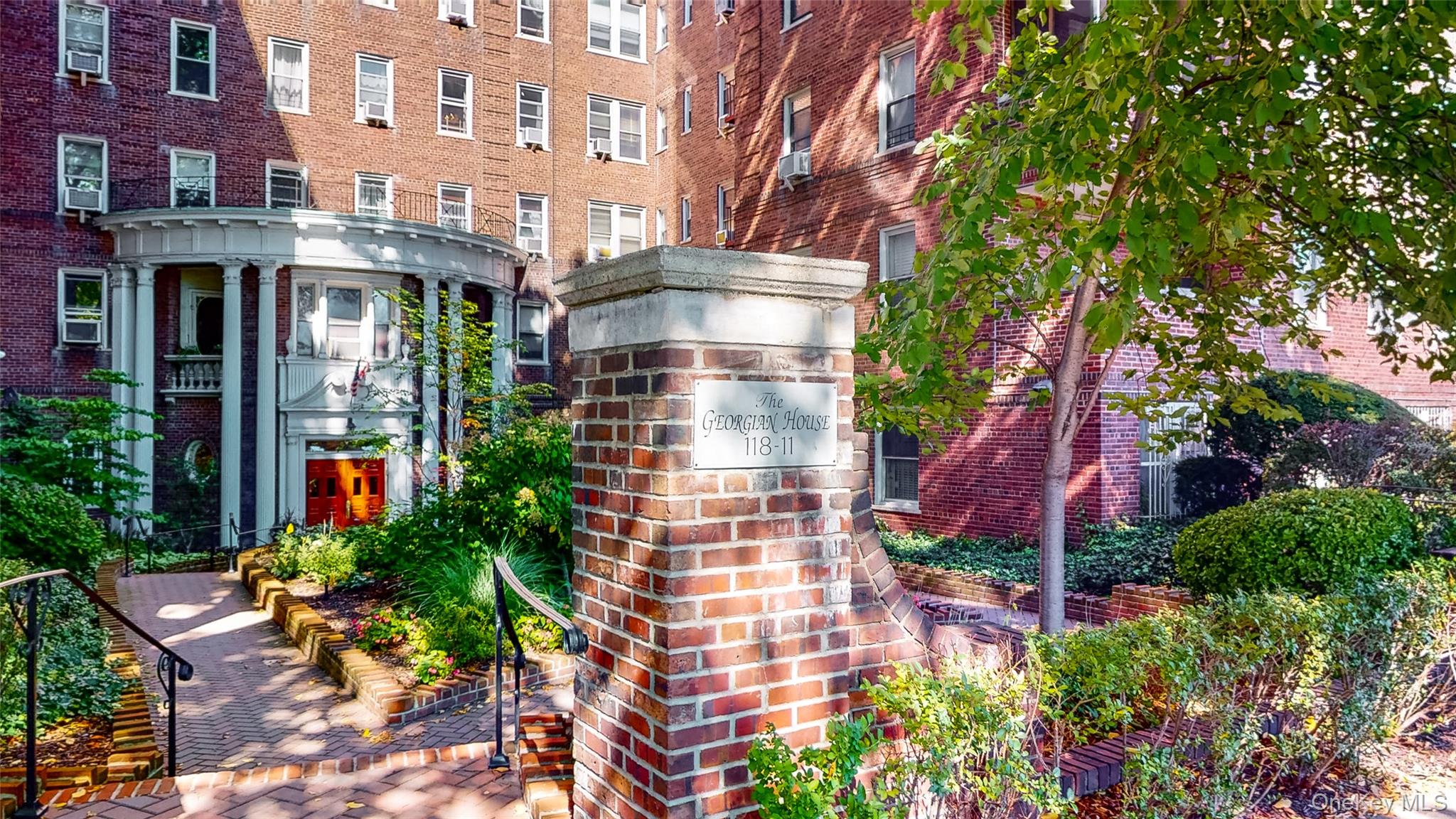 Photo 1 of 18 — 118-11 84th Avenue 301, Kew Gardens, NY 11415