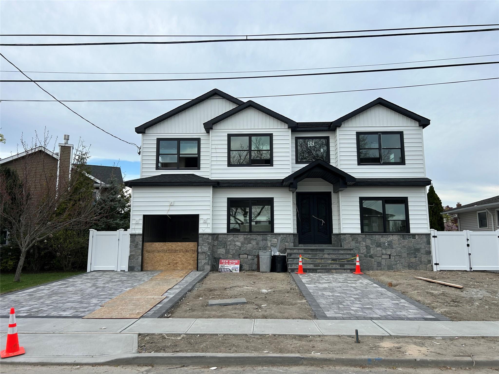 2935 Bayside Court, Wantagh, New York image 2
