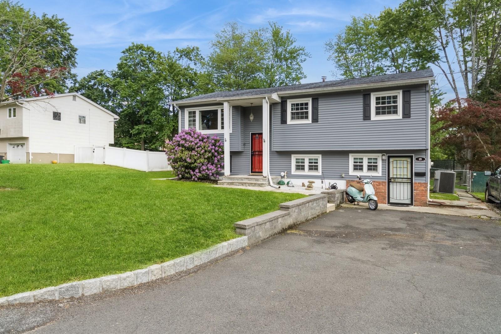 18 Lake Shore Drive, Nanuet, New York image 2