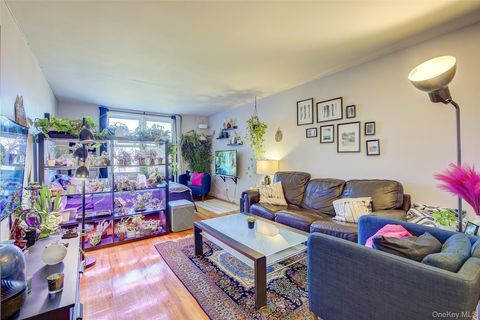 Photo of 66-01 Burns Street #4N, Rego Park, NY 11374 (MLS # 929245)
