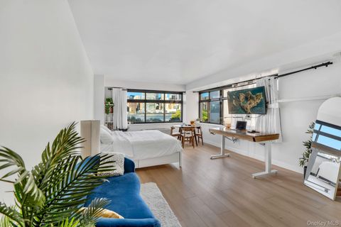Photo of 4-74 48th Avenue #4G, Long Island City, NY 11109 (MLS # 1000271)