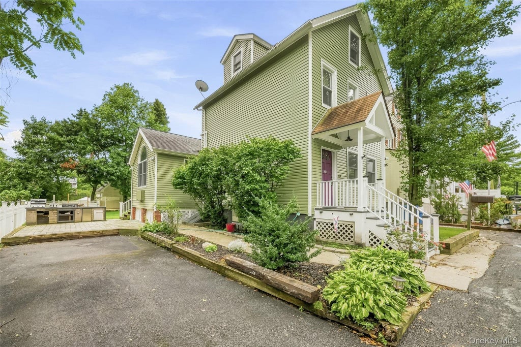 Photo of 38 Union Street, Briarcliff Manor, NY 10510 (MLS # 1047332)